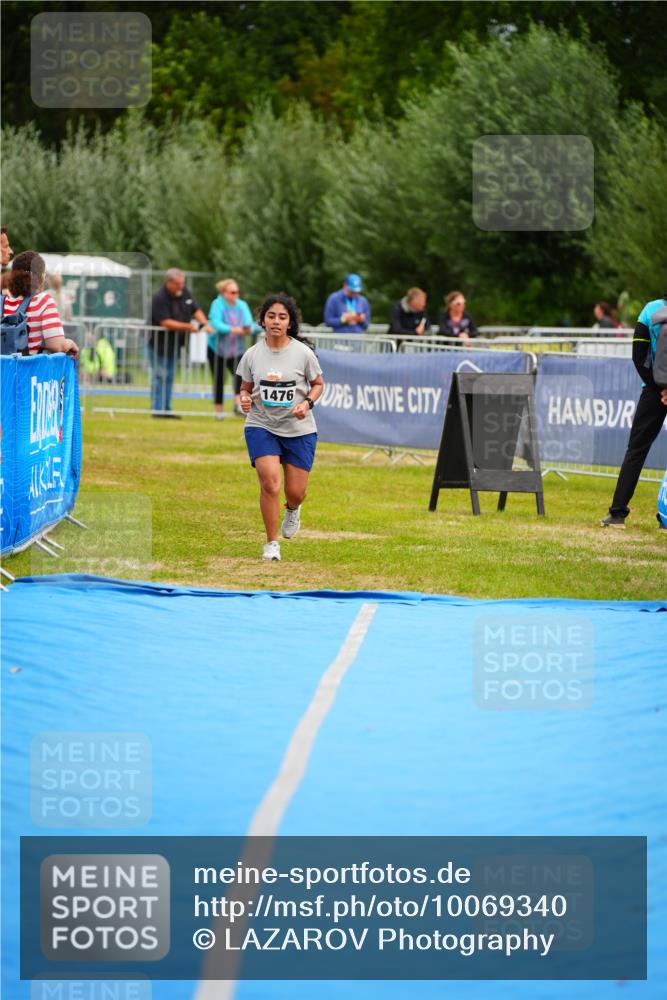 30.08.2026 - Elbe Triathlon Hamburg LAZAROV Photography http://msf.ph/oto/10069340 30.08.2026 12:35:57 Ziel 1476 meine-sportfotos.de