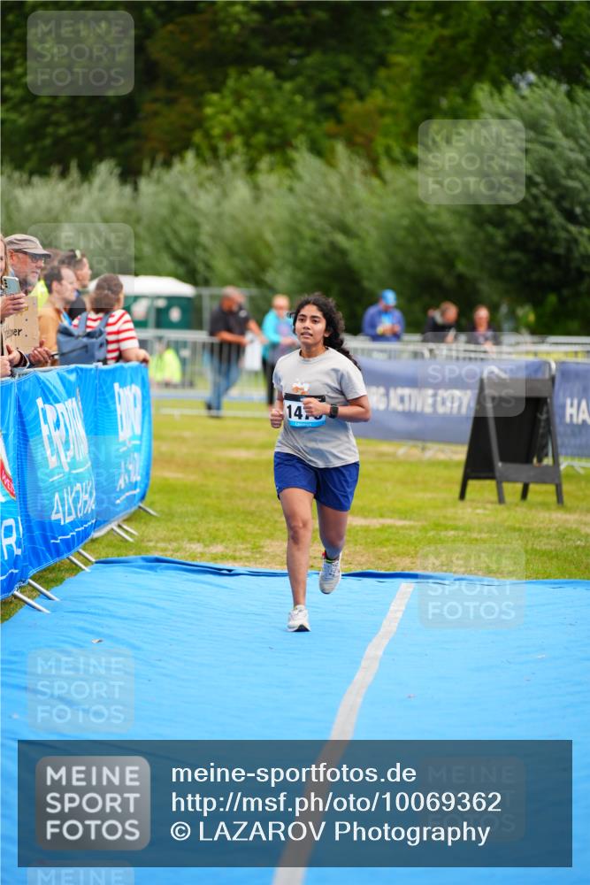 30.08.2026 - Elbe Triathlon Hamburg LAZAROV Photography http://msf.ph/oto/10069362 30.08.2026 12:35:59 Ziel 1476 meine-sportfotos.de