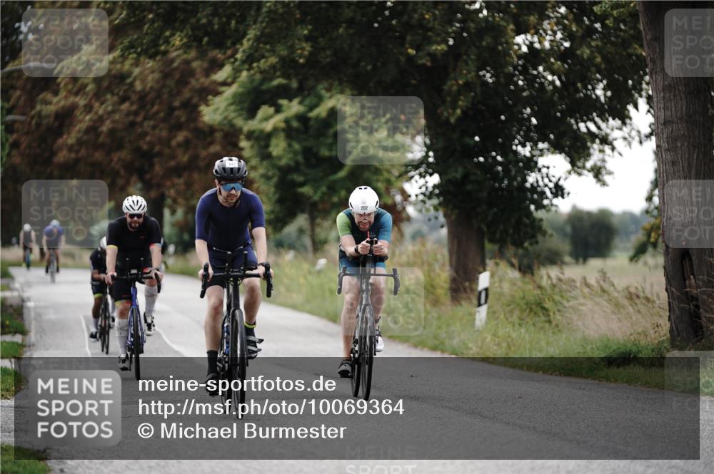 30.08.2026 - Elbe Triathlon Hamburg Michael Burmester http://msf.ph/oto/10069364 30.08.2026 09:41:45 Radfahren 202, 446, 480, 534, 547, 585, 619 meine-sportfotos.de