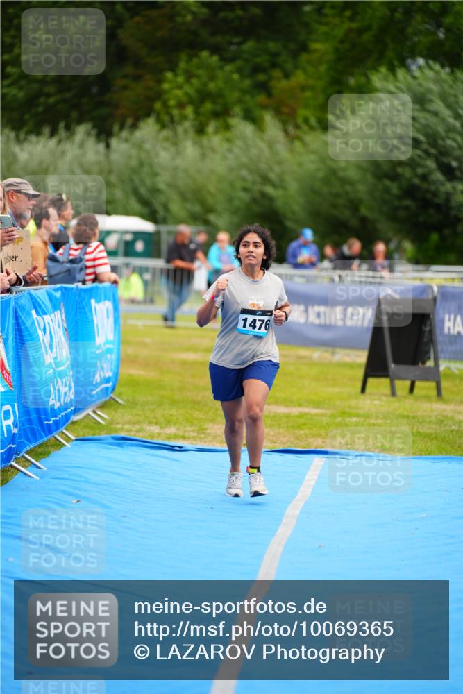 30.08.2026 - Elbe Triathlon Hamburg LAZAROV Photography http://msf.ph/oto/10069365 30.08.2026 12:35:59 Ziel 1476 meine-sportfotos.de