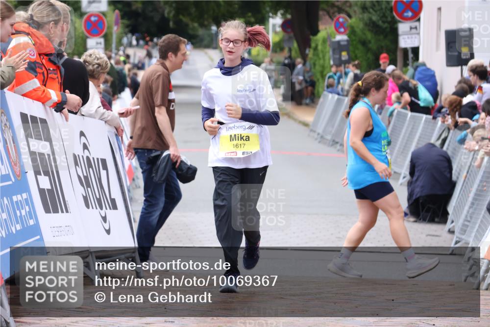 30.08.2026 - Blankeneser Heldenlauf Lena Gebhardt http://msf.ph/oto/10069367 30.08.2026 10:03:50 Ziel 1015, 1017, 1540, 1617 meine-sportfotos.de