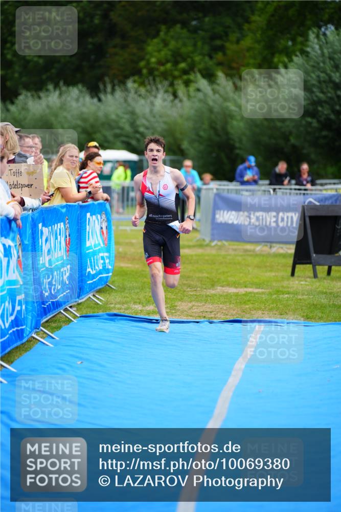 30.08.2026 - Elbe Triathlon Hamburg LAZAROV Photography http://msf.ph/oto/10069380 30.08.2026 12:36:11 Ziel 1740 meine-sportfotos.de