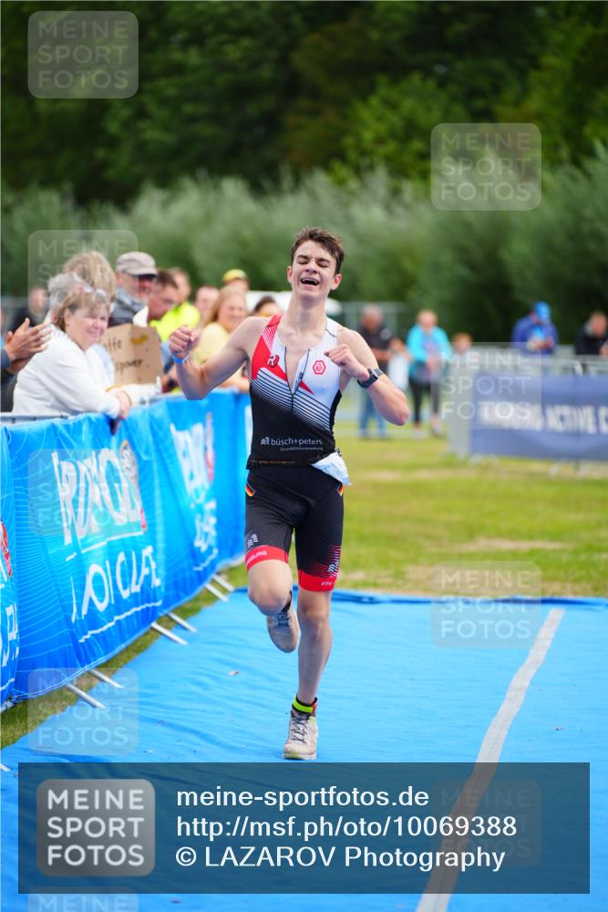 30.08.2026 - Elbe Triathlon Hamburg LAZAROV Photography http://msf.ph/oto/10069388 30.08.2026 12:36:12 Ziel 1740 meine-sportfotos.de