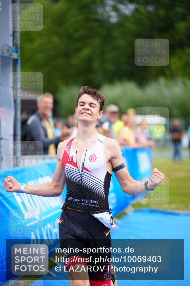 30.08.2026 - Elbe Triathlon Hamburg LAZAROV Photography http://msf.ph/oto/10069403 30.08.2026 12:36:13 Ziel 1740 meine-sportfotos.de