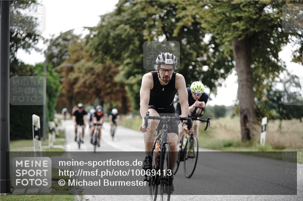 30.08.2026 - Elbe Triathlon Hamburg Michael Burmester http://msf.ph/oto/10069413 30.08.2026 09:42:08 Radfahren 253, 334, 340, 409, 423, 445, 505, 528, 544, 608, 611, 694, 731 meine-sportfotos.de