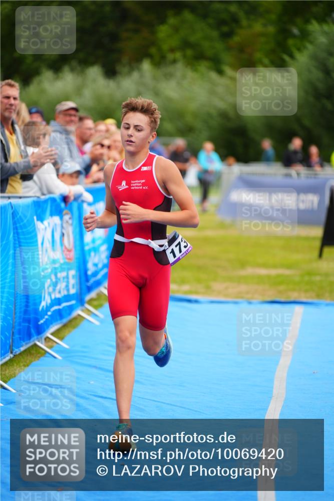 30.08.2026 - Elbe Triathlon Hamburg LAZAROV Photography http://msf.ph/oto/10069420 30.08.2026 12:37:28 Ziel 1736 meine-sportfotos.de