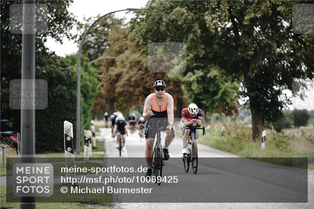 30.08.2026 - Elbe Triathlon Hamburg Michael Burmester http://msf.ph/oto/10069425 30.08.2026 09:42:16 Radfahren 357, 417, 605, 613, 631, 665, 697 meine-sportfotos.de
