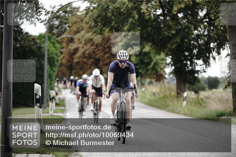 30.08.2026 - Elbe Triathlon Hamburg Michael Burmester http://msf.ph/oto/10069434 30.08.2026 09:42:20 Radfahren 357, 417, 503, 506, 605, 607, 613, 631, 665, 689, 697, 698 meine-sportfotos.de