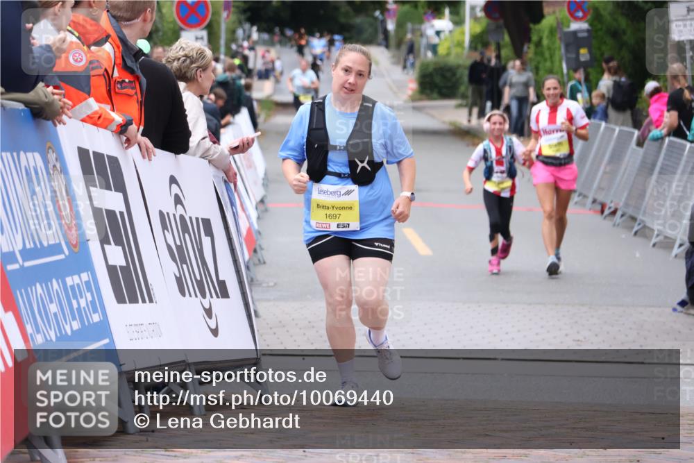 30.08.2026 - Blankeneser Heldenlauf Lena Gebhardt http://msf.ph/oto/10069440 30.08.2026 10:04:09 Ziel  meine-sportfotos.de