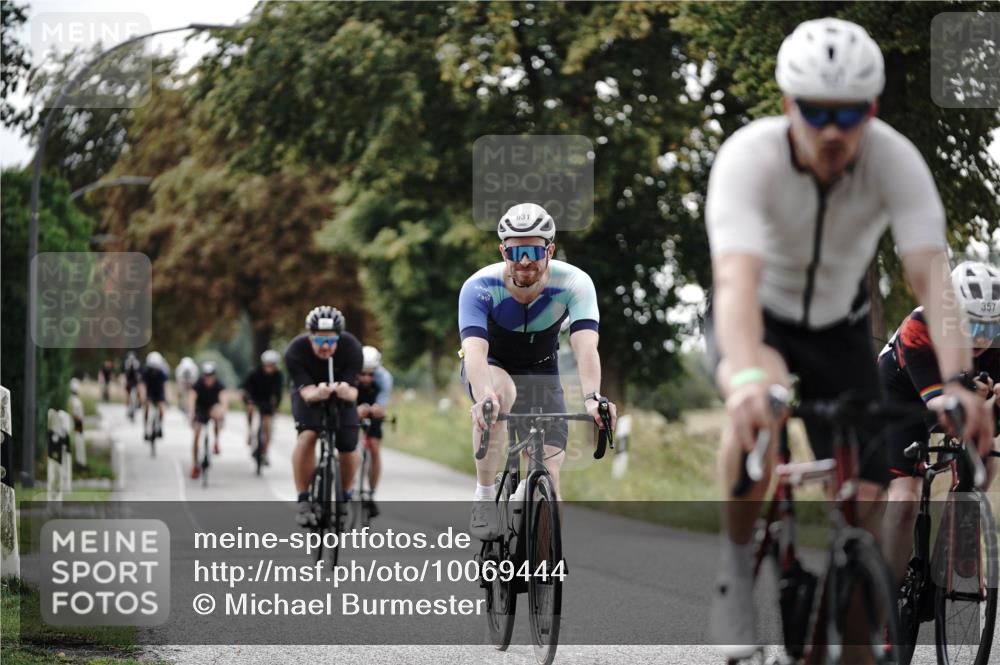 30.08.2026 - Elbe Triathlon Hamburg Michael Burmester http://msf.ph/oto/10069444 30.08.2026 09:42:22 Radfahren 357, 417, 503, 506, 607, 631, 665, 689, 697, 698 meine-sportfotos.de