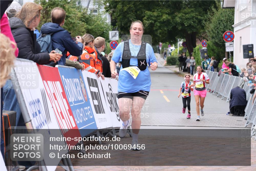 30.08.2026 - Blankeneser Heldenlauf Lena Gebhardt http://msf.ph/oto/10069456 30.08.2026 10:04:11 Ziel 1697 meine-sportfotos.de