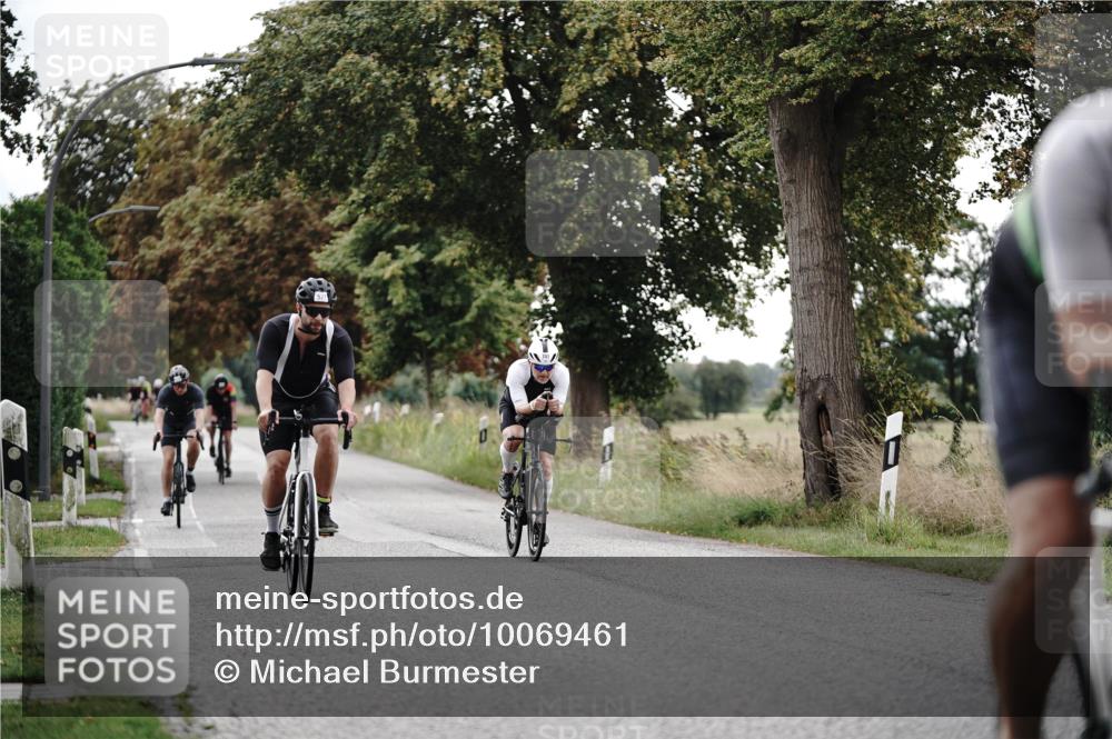 30.08.2026 - Elbe Triathlon Hamburg Michael Burmester http://msf.ph/oto/10069461 30.08.2026 09:42:31 Radfahren 261, 324, 571, 579, 741 meine-sportfotos.de