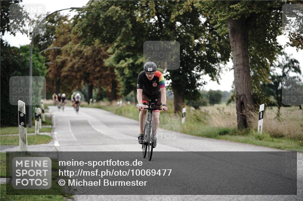 30.08.2026 - Elbe Triathlon Hamburg Michael Burmester http://msf.ph/oto/10069477 30.08.2026 09:42:35 Radfahren 324, 543, 571, 579, 741, 886 meine-sportfotos.de