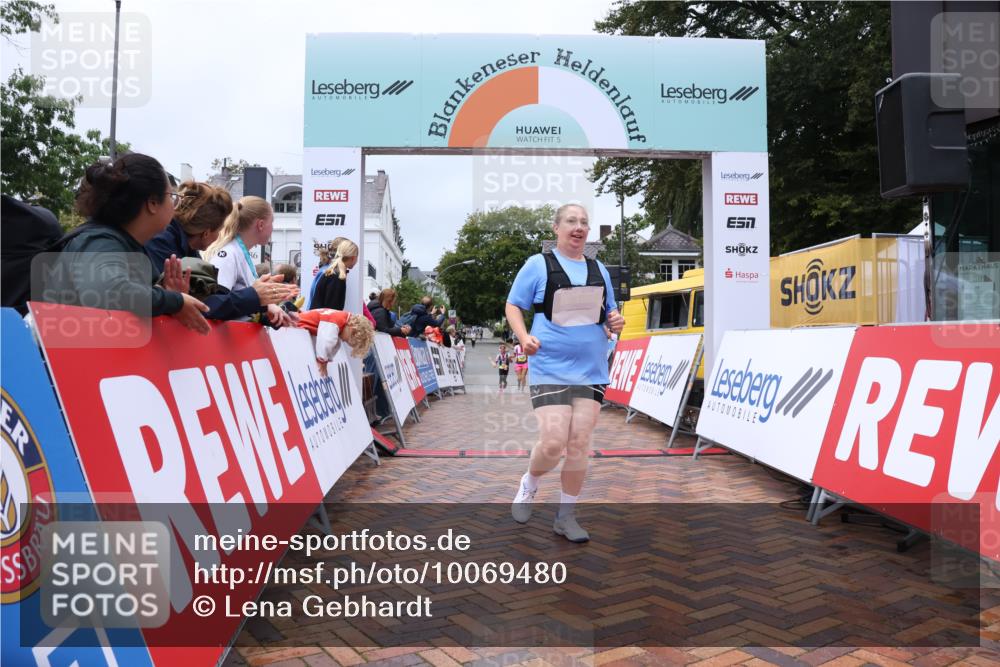 30.08.2026 - Blankeneser Heldenlauf Lena Gebhardt http://msf.ph/oto/10069480 30.08.2026 10:04:14 Ziel 1697 meine-sportfotos.de