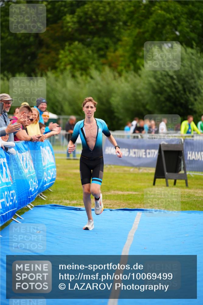 30.08.2026 - Elbe Triathlon Hamburg LAZAROV Photography http://msf.ph/oto/10069499 30.08.2026 12:38:48 Ziel 1724 meine-sportfotos.de