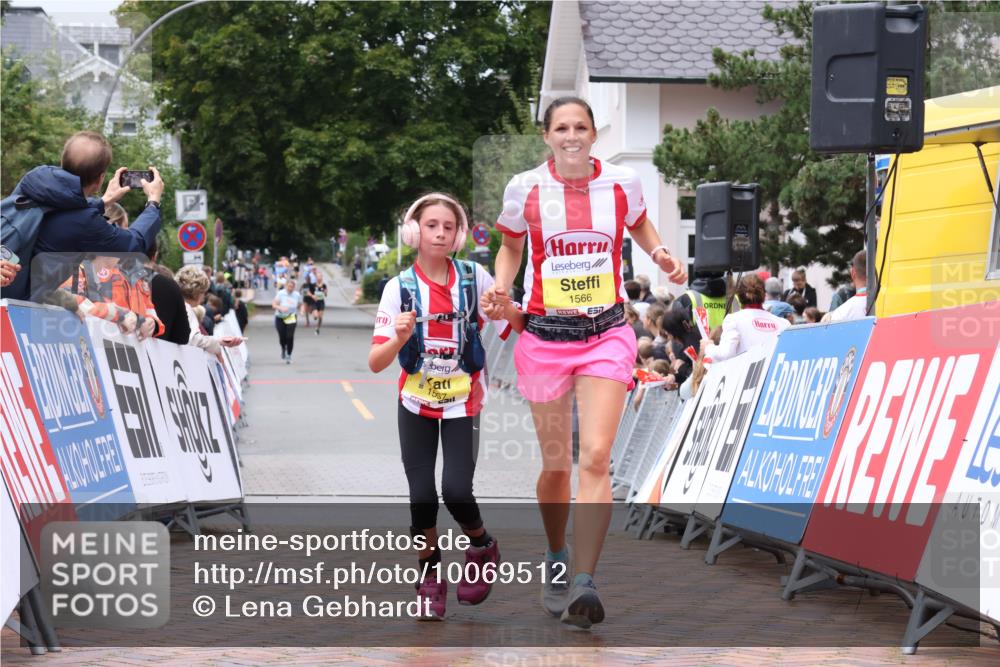 30.08.2026 - Blankeneser Heldenlauf Lena Gebhardt http://msf.ph/oto/10069512 30.08.2026 10:04:20 Ziel 1557, 1566, 1697 meine-sportfotos.de