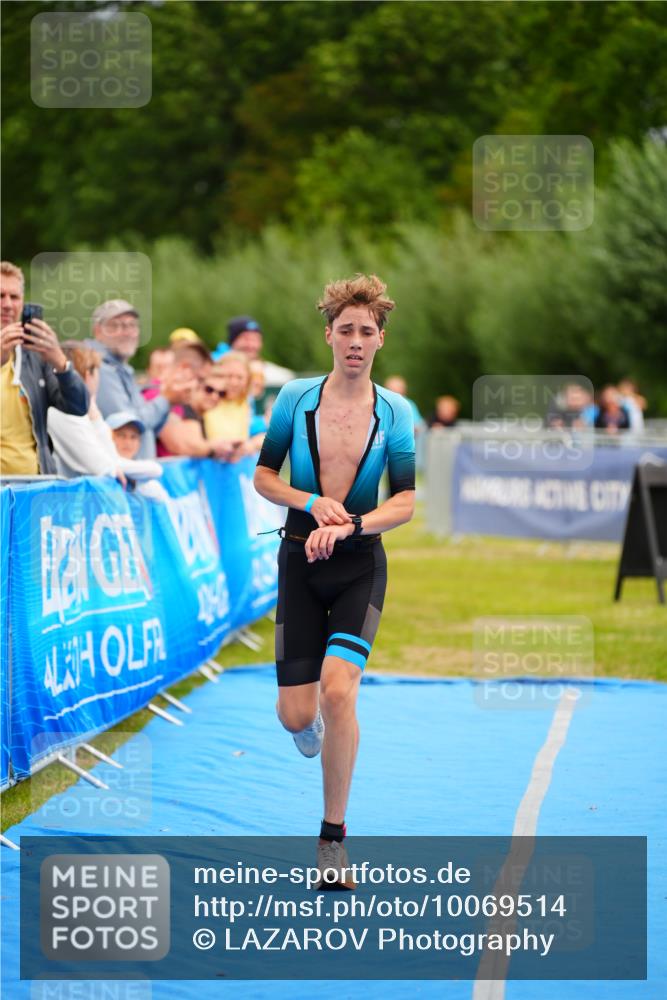 30.08.2026 - Elbe Triathlon Hamburg LAZAROV Photography http://msf.ph/oto/10069514 30.08.2026 12:38:49 Ziel 1724 meine-sportfotos.de