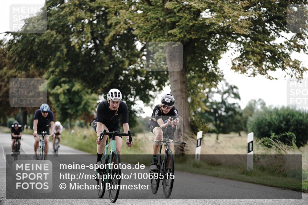 30.08.2026 - Elbe Triathlon Hamburg Michael Burmester http://msf.ph/oto/10069515 30.08.2026 09:42:54 Radfahren 275, 331, 383, 527, 734, 976 meine-sportfotos.de