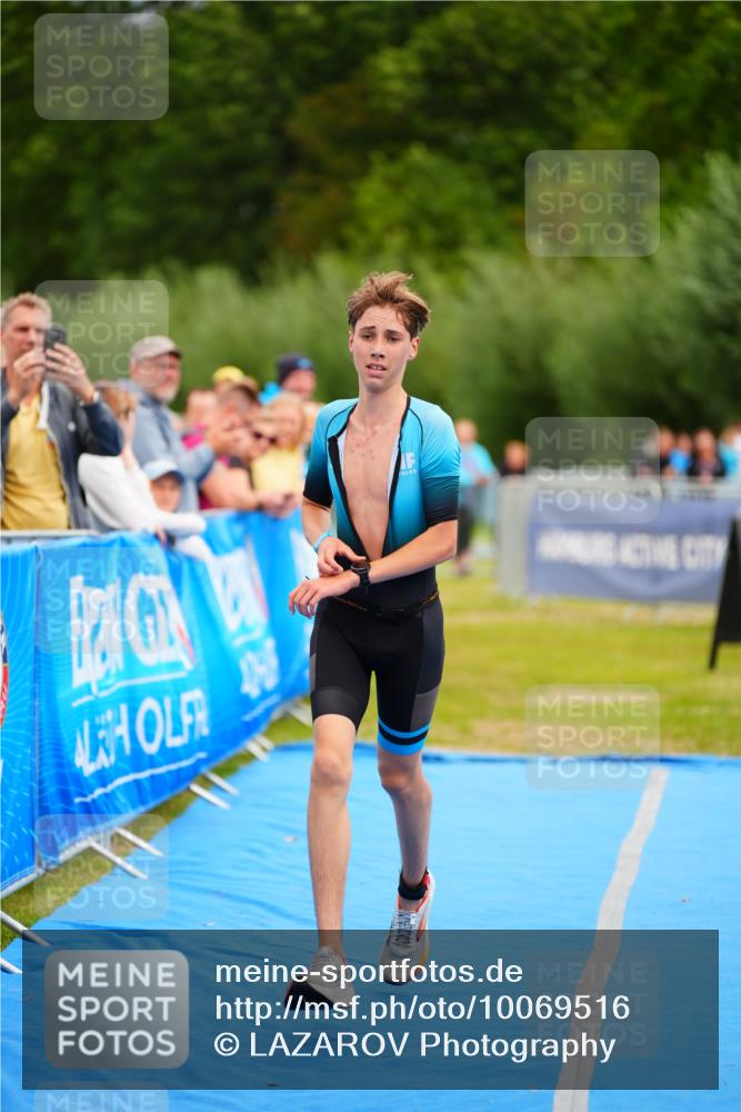 30.08.2026 - Elbe Triathlon Hamburg LAZAROV Photography http://msf.ph/oto/10069516 30.08.2026 12:38:49 Ziel 1724 meine-sportfotos.de