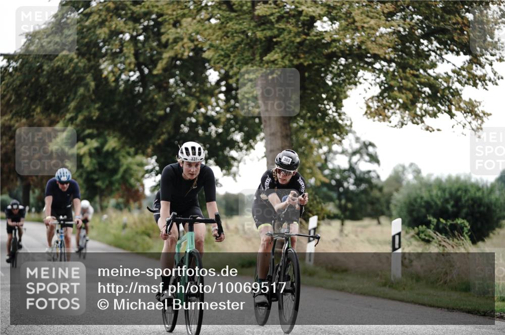 30.08.2026 - Elbe Triathlon Hamburg Michael Burmester http://msf.ph/oto/10069517 30.08.2026 09:42:54 Radfahren 275, 331, 383, 527, 734, 976 meine-sportfotos.de