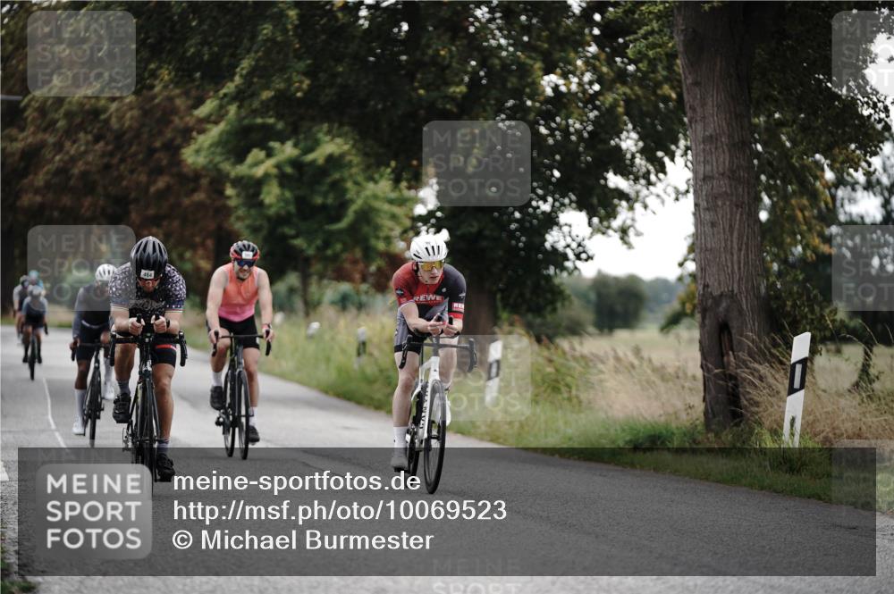 30.08.2026 - Elbe Triathlon Hamburg Michael Burmester http://msf.ph/oto/10069523 30.08.2026 09:43:02 Radfahren 366, 464, 526, 569, 590, 881 meine-sportfotos.de