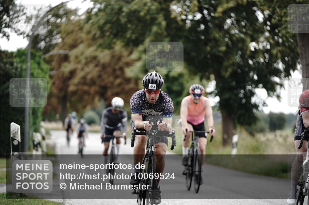 30.08.2026 - Elbe Triathlon Hamburg Michael Burmester http://msf.ph/oto/10069524 30.08.2026 09:43:03 Radfahren 366, 464, 526, 569, 590, 881 meine-sportfotos.de