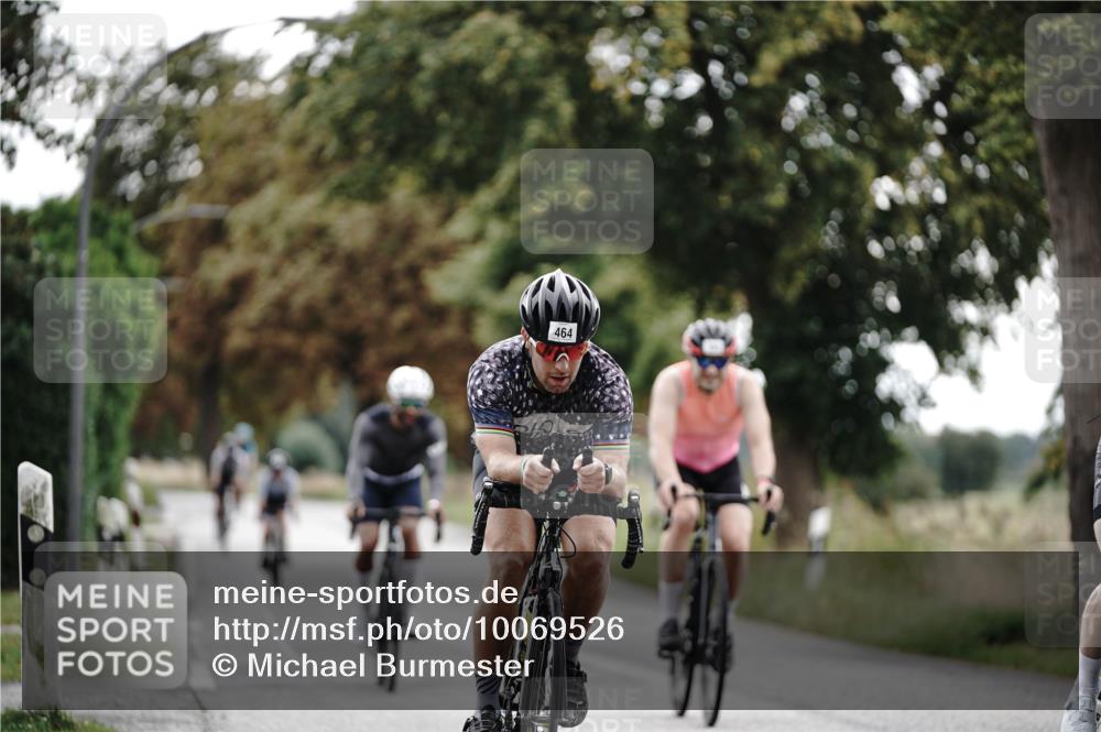 30.08.2026 - Elbe Triathlon Hamburg Michael Burmester http://msf.ph/oto/10069526 30.08.2026 09:43:03 Radfahren 366, 464, 526, 569, 590, 881 meine-sportfotos.de