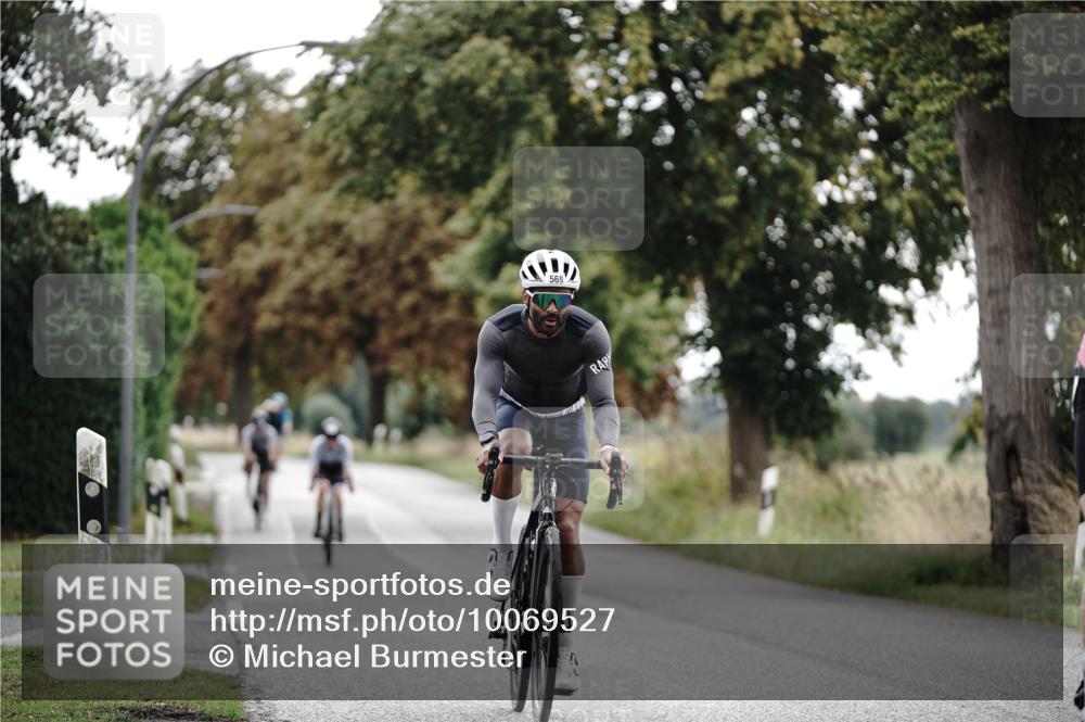 30.08.2026 - Elbe Triathlon Hamburg Michael Burmester http://msf.ph/oto/10069527 30.08.2026 09:43:04 Radfahren 366, 464, 526, 569, 590, 881 meine-sportfotos.de