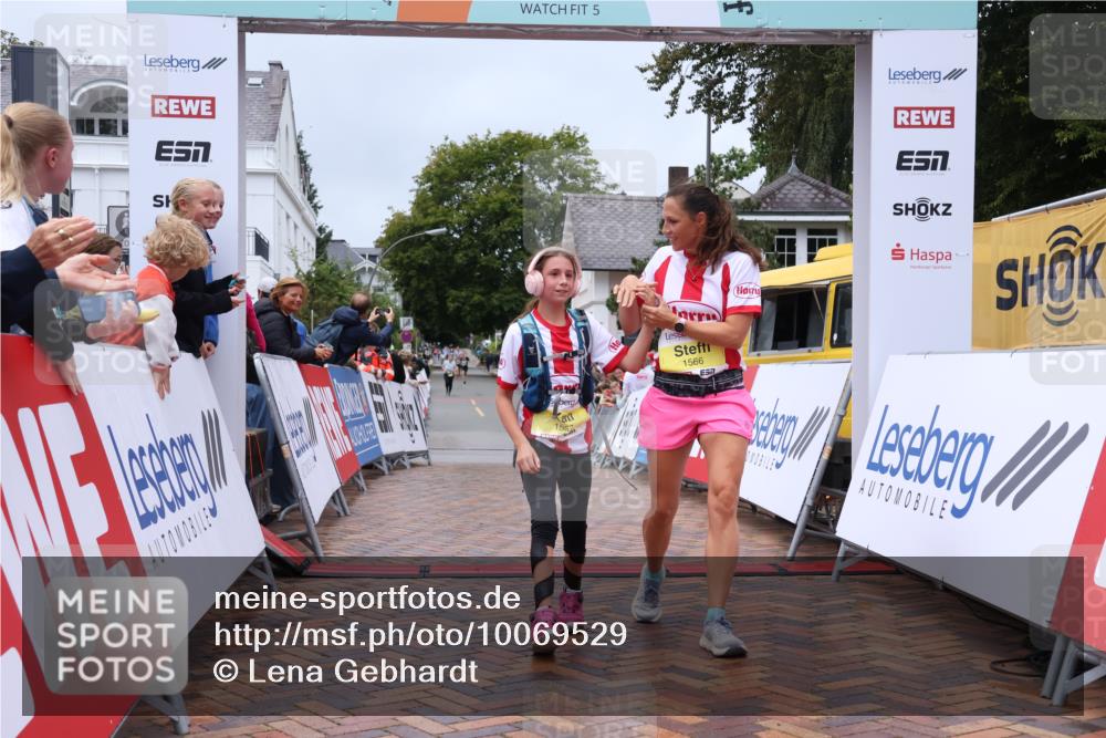 30.08.2026 - Blankeneser Heldenlauf Lena Gebhardt http://msf.ph/oto/10069529 30.08.2026 10:04:22 Ziel 1557, 1566, 1697 meine-sportfotos.de