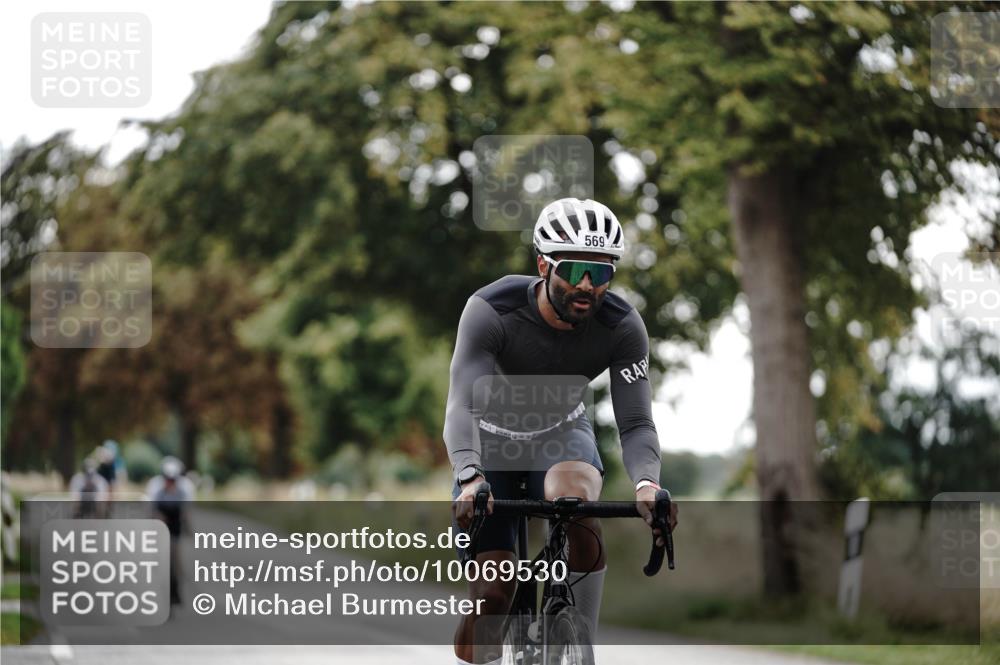 30.08.2026 - Elbe Triathlon Hamburg Michael Burmester http://msf.ph/oto/10069530 30.08.2026 09:43:05 Radfahren 201, 366, 464, 526, 569, 590, 881 meine-sportfotos.de