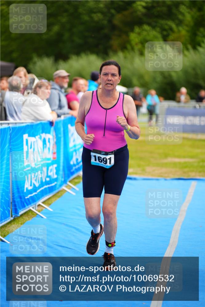 30.08.2026 - Elbe Triathlon Hamburg LAZAROV Photography http://msf.ph/oto/10069532 30.08.2026 12:39:46 Ziel 1691 meine-sportfotos.de