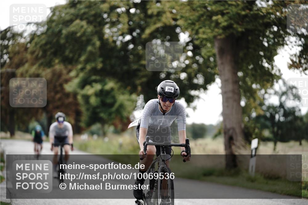 30.08.2026 - Elbe Triathlon Hamburg Michael Burmester http://msf.ph/oto/10069536 30.08.2026 09:43:08 Radfahren 201, 366, 881 meine-sportfotos.de