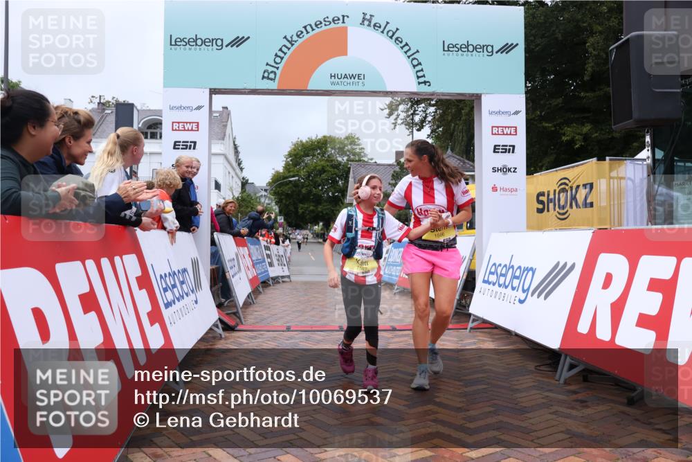 30.08.2026 - Blankeneser Heldenlauf Lena Gebhardt http://msf.ph/oto/10069537 30.08.2026 10:04:23 Ziel 1557, 1566 meine-sportfotos.de