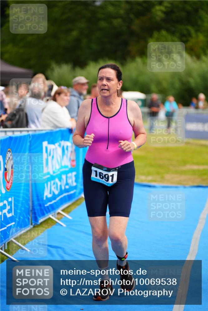 30.08.2026 - Elbe Triathlon Hamburg LAZAROV Photography http://msf.ph/oto/10069538 30.08.2026 12:39:46 Ziel 1691 meine-sportfotos.de