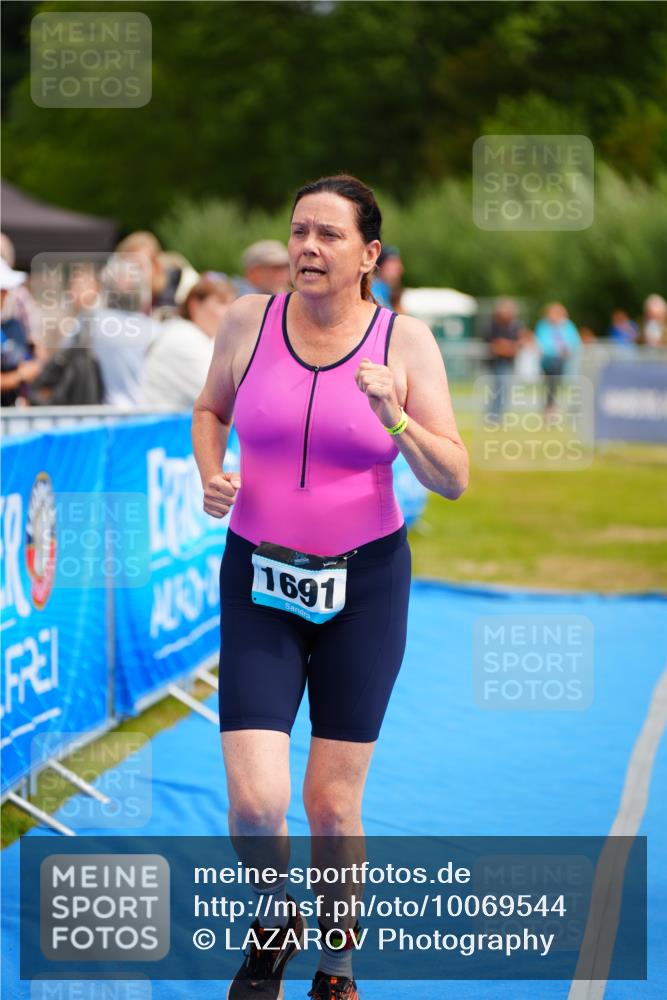 30.08.2026 - Elbe Triathlon Hamburg LAZAROV Photography http://msf.ph/oto/10069544 30.08.2026 12:39:47 Ziel 1691 meine-sportfotos.de