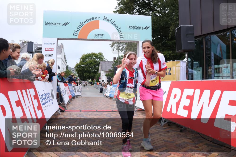 30.08.2026 - Blankeneser Heldenlauf Lena Gebhardt http://msf.ph/oto/10069554 30.08.2026 10:04:24 Ziel 1557, 1566 meine-sportfotos.de