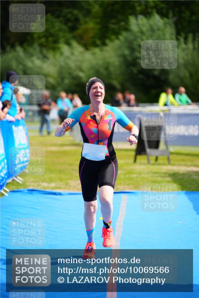 30.08.2026 - Elbe Triathlon Hamburg LAZAROV Photography http://msf.ph/oto/10069566 30.08.2026 12:40:03 Ziel 1677, 1723 meine-sportfotos.de