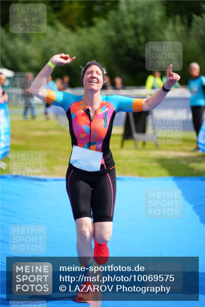 30.08.2026 - Elbe Triathlon Hamburg LAZAROV Photography http://msf.ph/oto/10069575 30.08.2026 12:40:03 Ziel 1677, 1723 meine-sportfotos.de