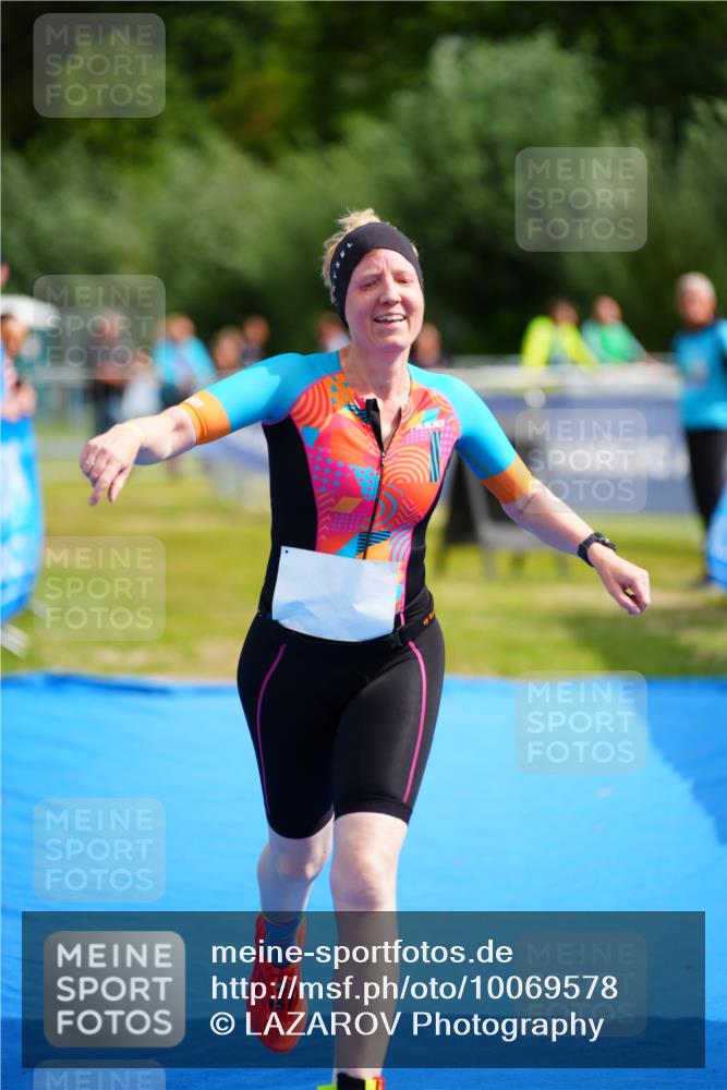 30.08.2026 - Elbe Triathlon Hamburg LAZAROV Photography http://msf.ph/oto/10069578 30.08.2026 12:40:03 Ziel 1677, 1723 meine-sportfotos.de
