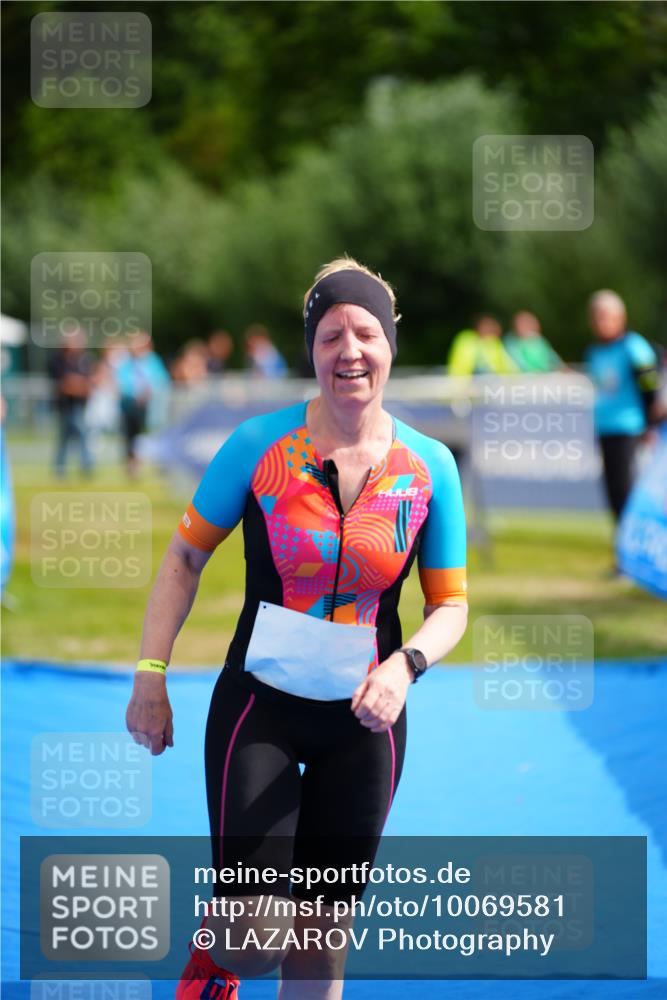 30.08.2026 - Elbe Triathlon Hamburg LAZAROV Photography http://msf.ph/oto/10069581 30.08.2026 12:40:04 Ziel 1677 meine-sportfotos.de