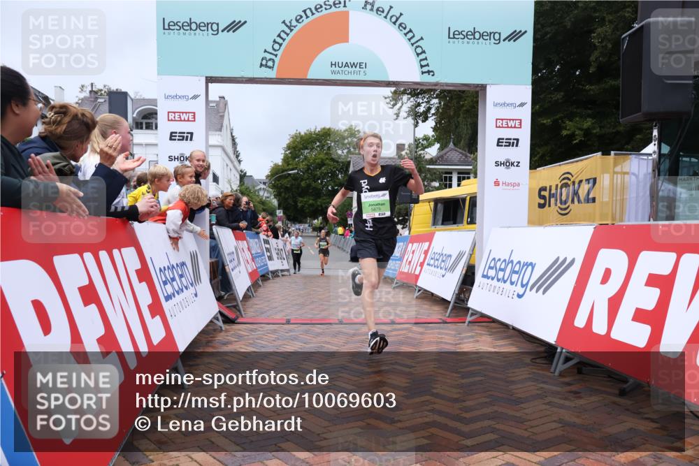 30.08.2026 - Blankeneser Heldenlauf Lena Gebhardt http://msf.ph/oto/10069603 30.08.2026 10:04:36 Ziel 5635, 5879 meine-sportfotos.de