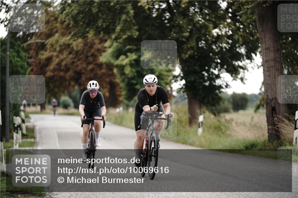 30.08.2026 - Elbe Triathlon Hamburg Michael Burmester http://msf.ph/oto/10069616 30.08.2026 09:43:48 Radfahren 315, 374, 656, 658, 799, 874 meine-sportfotos.de