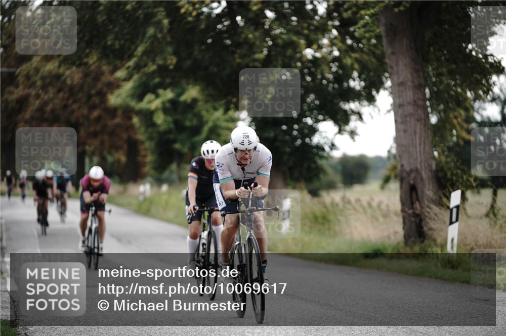 30.08.2026 - Elbe Triathlon Hamburg Michael Burmester http://msf.ph/oto/10069617 30.08.2026 09:44:00 Radfahren 302, 393, 433, 638, 728, 879 meine-sportfotos.de