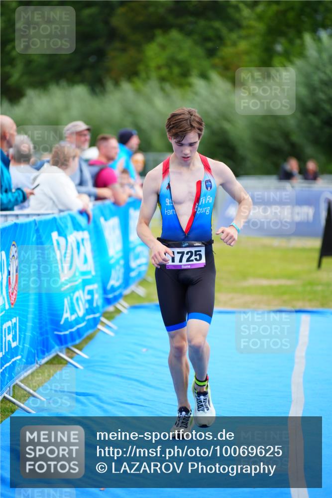 30.08.2026 - Elbe Triathlon Hamburg LAZAROV Photography http://msf.ph/oto/10069625 30.08.2026 12:40:22 Ziel 1725 meine-sportfotos.de