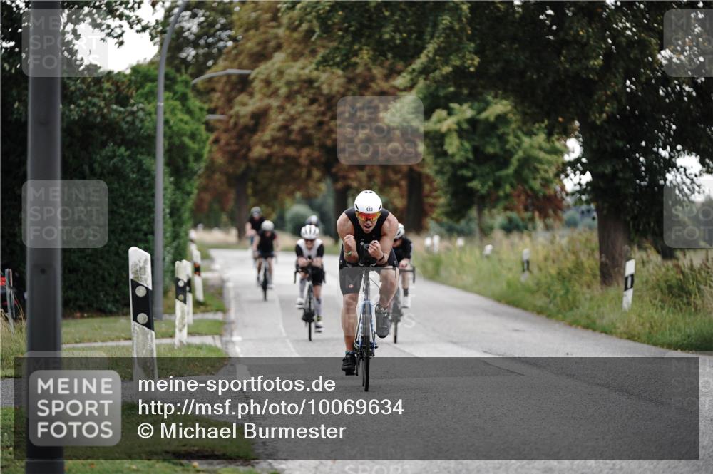 30.08.2026 - Elbe Triathlon Hamburg Michael Burmester http://msf.ph/oto/10069634 30.08.2026 09:44:06 Radfahren 335, 380, 433, 638, 771, 879, 950 meine-sportfotos.de