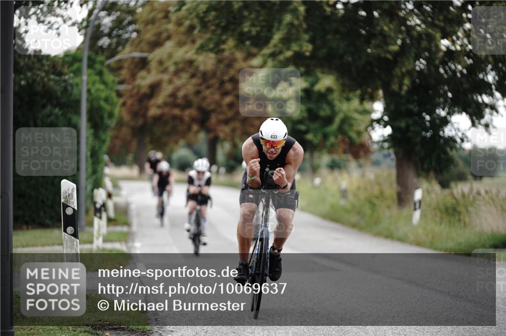 30.08.2026 - Elbe Triathlon Hamburg Michael Burmester http://msf.ph/oto/10069637 30.08.2026 09:44:07 Radfahren 335, 380, 433, 556, 638, 771, 879, 950 meine-sportfotos.de