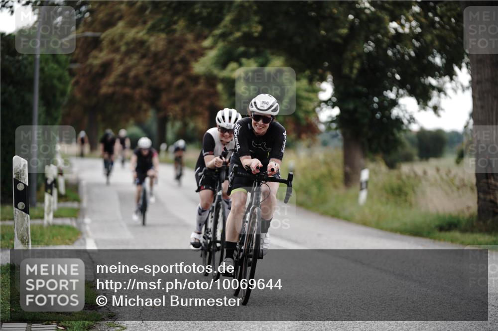 30.08.2026 - Elbe Triathlon Hamburg Michael Burmester http://msf.ph/oto/10069644 30.08.2026 09:44:09 Radfahren 335, 380, 433, 556, 638, 771, 831, 950 meine-sportfotos.de