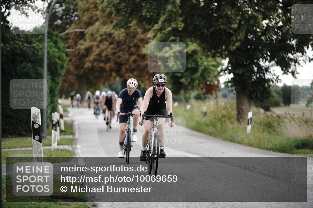 30.08.2026 - Elbe Triathlon Hamburg Michael Burmester http://msf.ph/oto/10069659 30.08.2026 09:44:16 Radfahren 248, 317, 556, 750, 752, 831, 866 meine-sportfotos.de