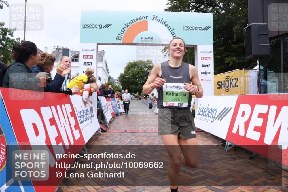 30.08.2026 - Blankeneser Heldenlauf Lena Gebhardt http://msf.ph/oto/10069662 30.08.2026 10:04:41 Ziel 1423, 5635, 5879 meine-sportfotos.de