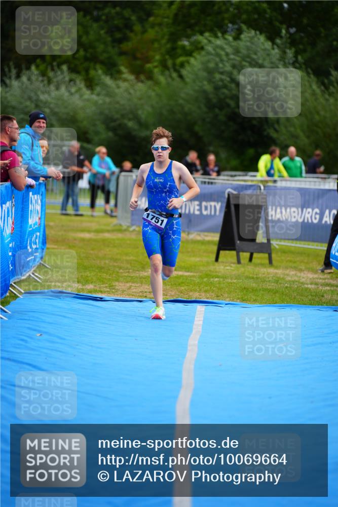 30.08.2026 - Elbe Triathlon Hamburg LAZAROV Photography http://msf.ph/oto/10069664 30.08.2026 12:40:47 Ziel 1751 meine-sportfotos.de